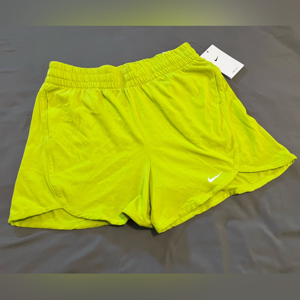 NWT kids XL NIKE shorts